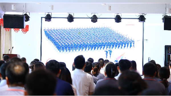 卓力达全体员工观看阅兵仪式  凝聚爱国情怀激发制造热情！